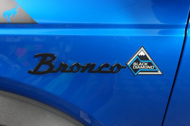 Certified 2024 Ford Bronco Black Diamond AWD/4WD image 11