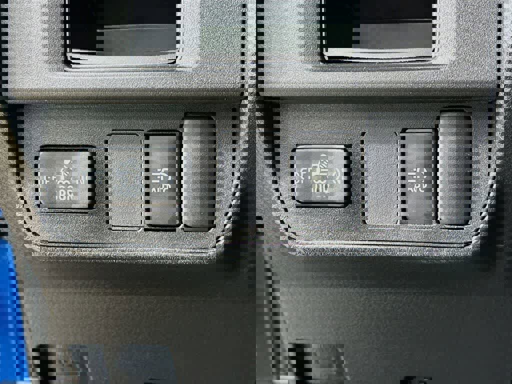 Used 2018 Toyota Tacoma SR5 RWD image 25