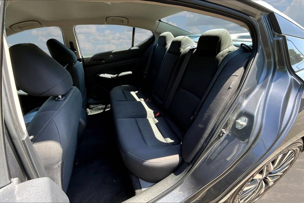 Used 2025 Nissan Altima 2.5 SV FWD image 24