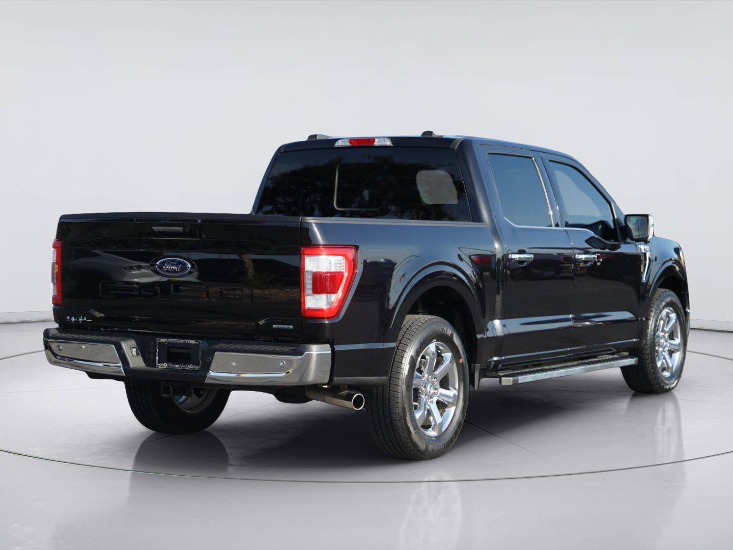 Certified 2023 Ford F150 Lariat w/ Trailer Tow Package RWD image 6