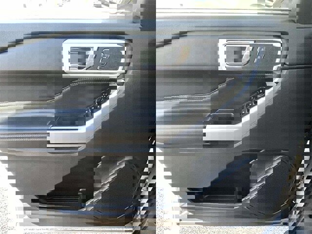 Certified 2022 Ford Explorer XLT w/ Equipment Group 202A image 27