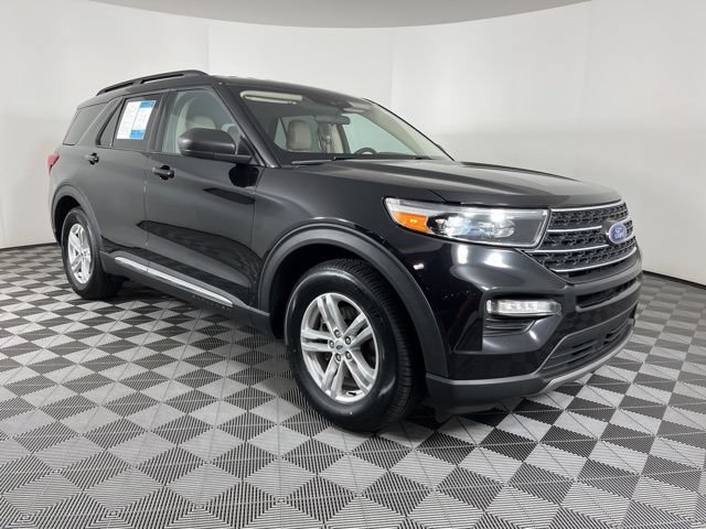 Certified 2024 Ford Explorer XLT w/ Equipment Group 202A RWD image 2