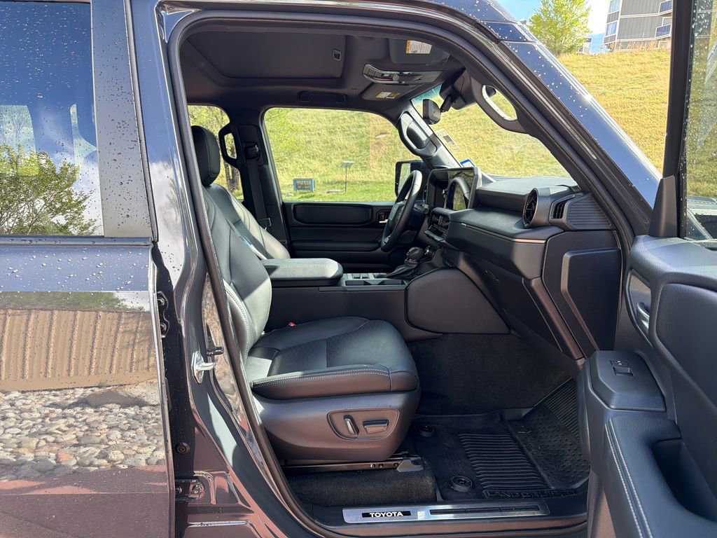 Used 2025 Toyota Land Cruiser w/ Premium Package image 31
