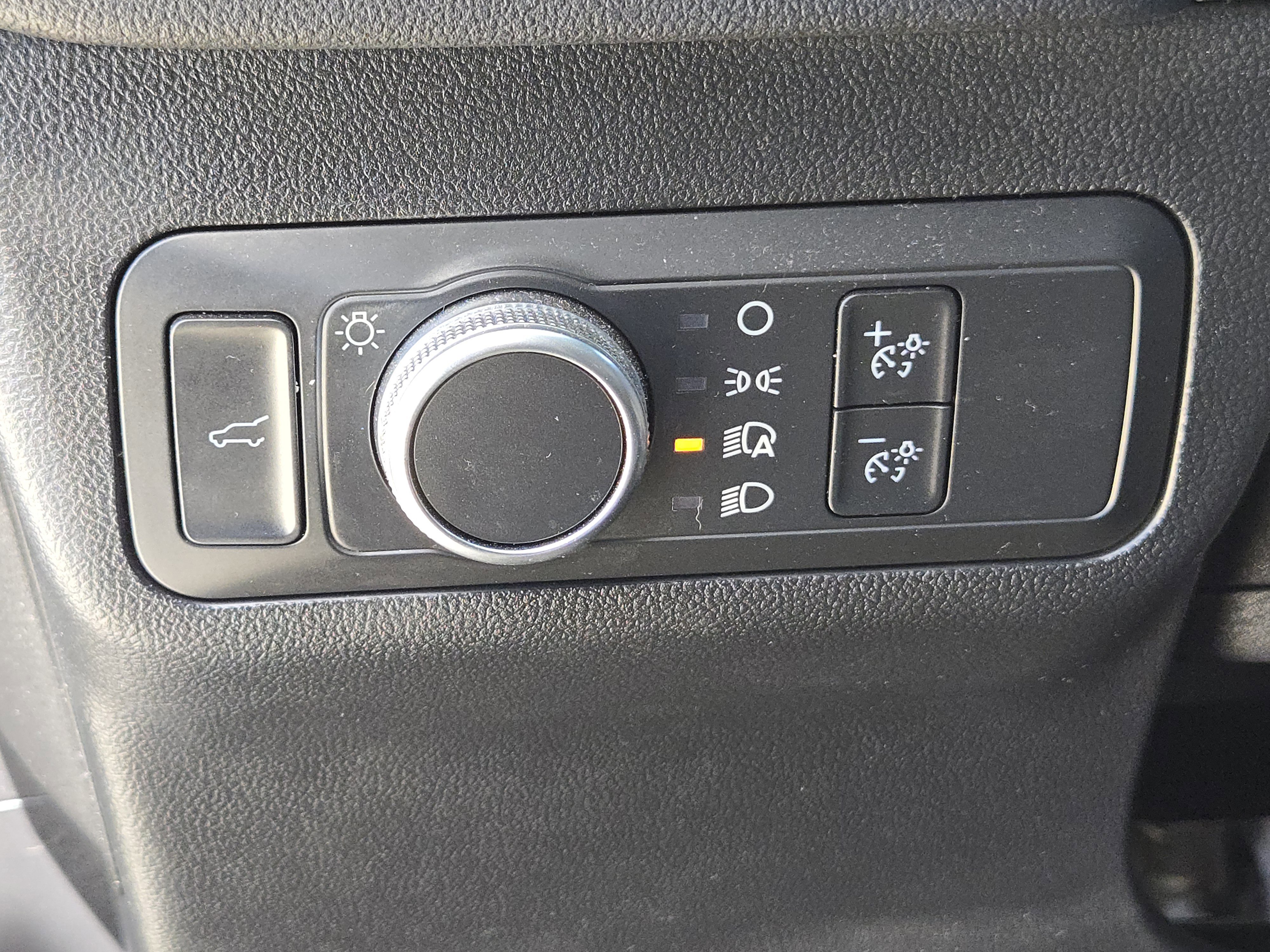 Certified 2022 Ford Escape SE w/ SE Sport Appearance Package image 21