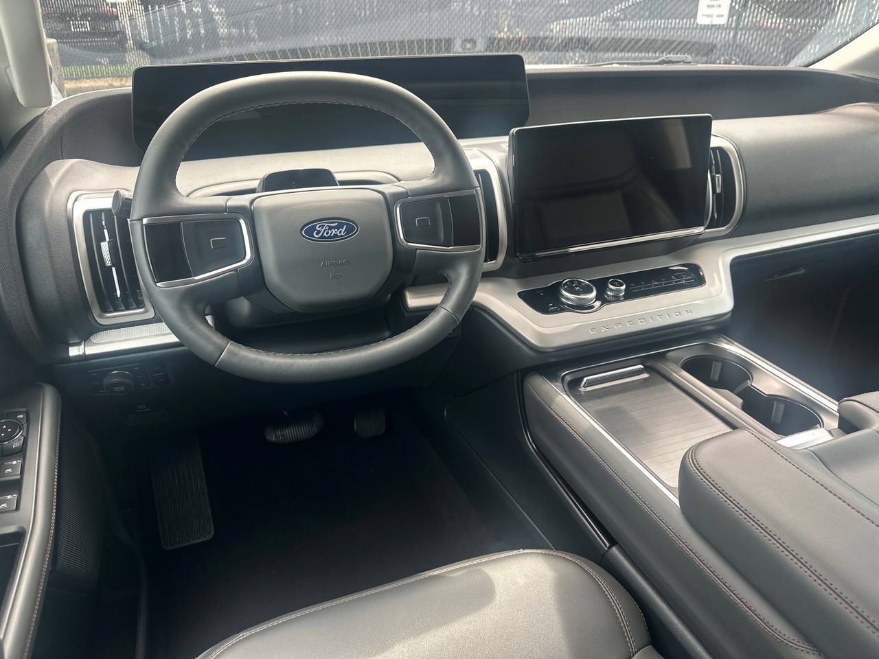 Certified 2025 Ford Expedition Active AWD/4WD image 25