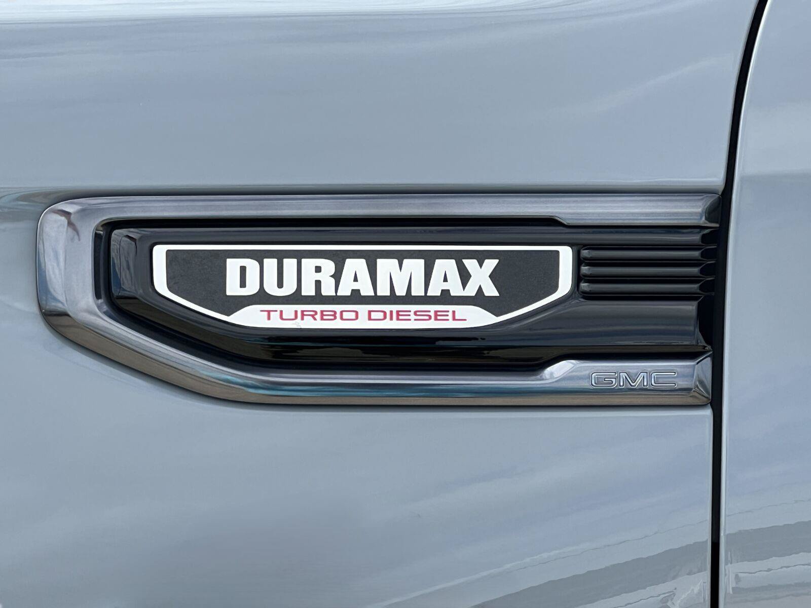 Used 2024 GMC Sierra 1500 AT4 w/ Technology Package AWD/4WD image 9
