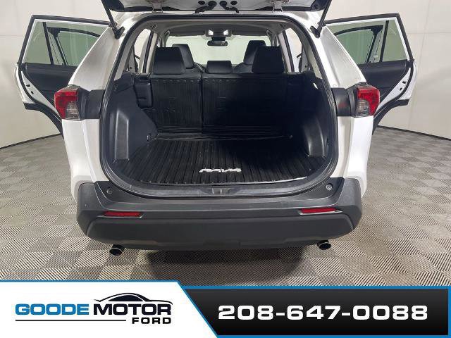 Used 2022 Toyota RAV4 LE image 21