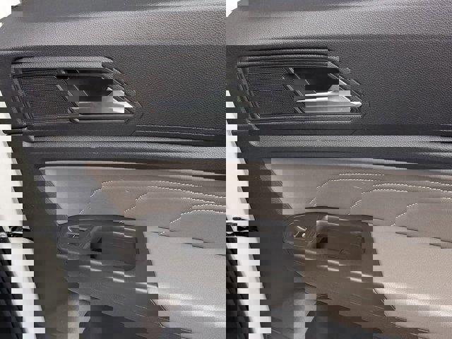 Used 2022 Volkswagen Atlas Cross Sport SE image 34