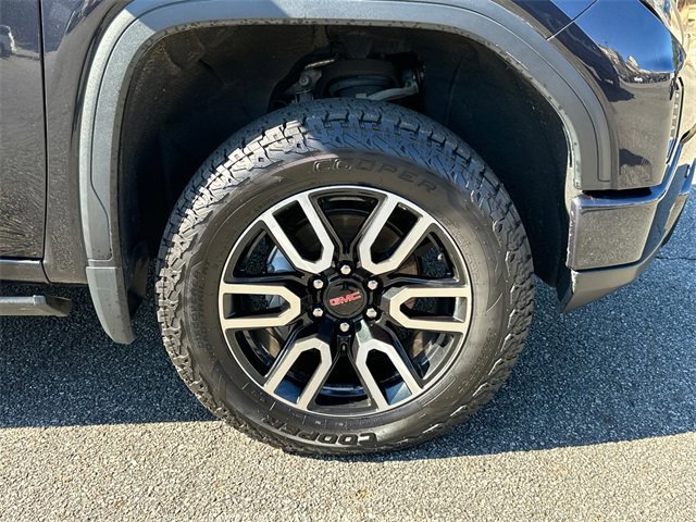 Used 2022 GMC Sierra 1500 AT4 w/ Technology Package image 12
