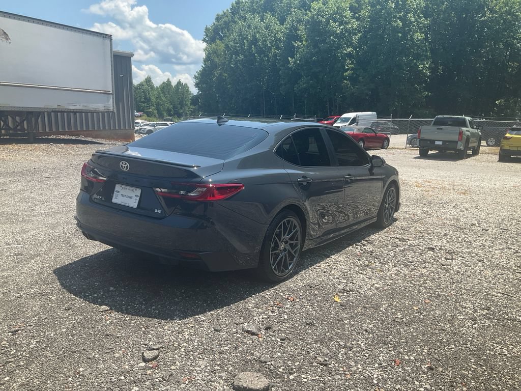 Used 2025 Toyota Camry SE w/ Convenience Package FWD image 5