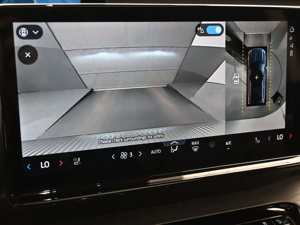 Certified 2025 Ford Expedition Max Platinum image 45