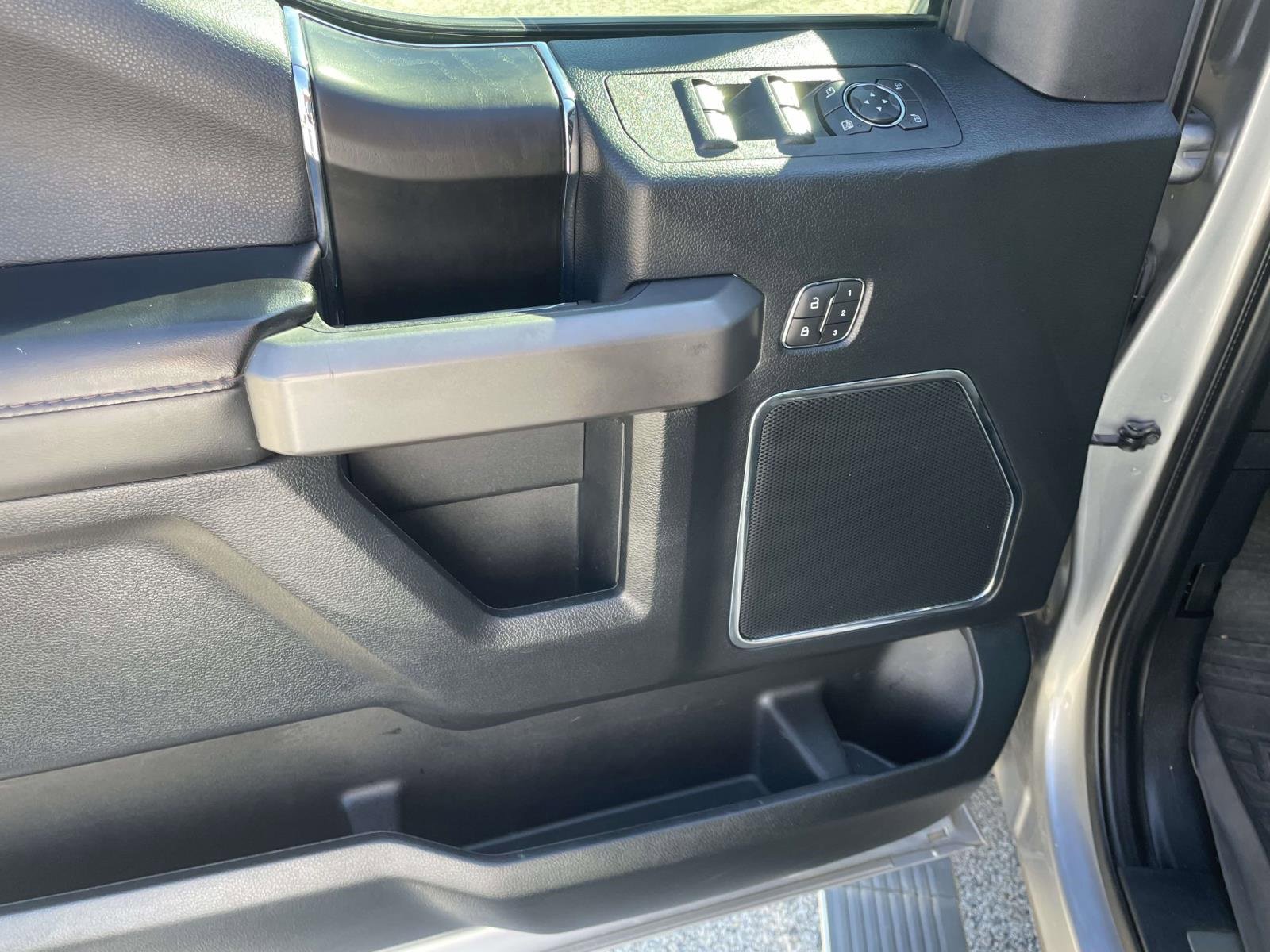 Certified 2020 Ford F150 Platinum w/ Equipment Group 701A Luxury image 16