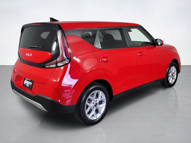 Used 2025 Kia Soul LX w/ LX Technology Package FWD image 3