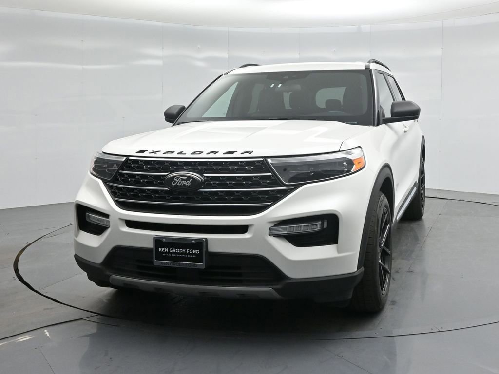 Certified 2020 Ford Explorer XLT w/ Equipment Group 202A image 27