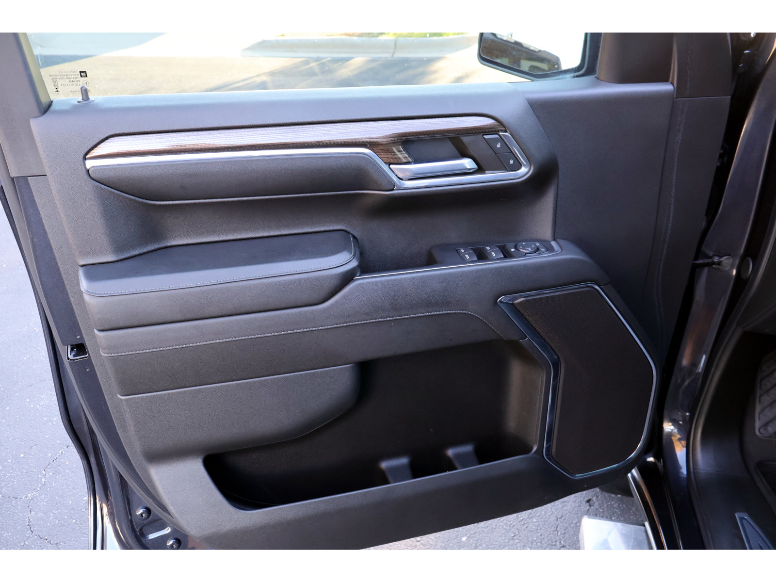 Used 2024 Chevrolet Silverado 1500 LT RWD image 23