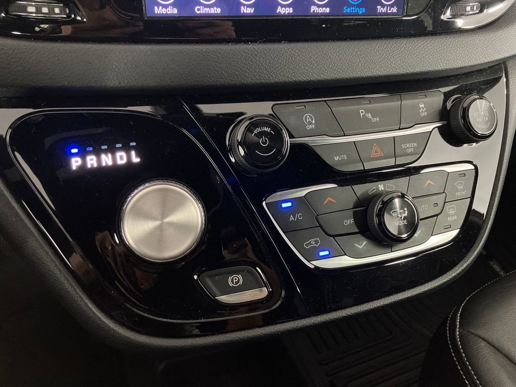 Used 2020 Chrysler Pacifica Touring w/ S Appearance Package image 27