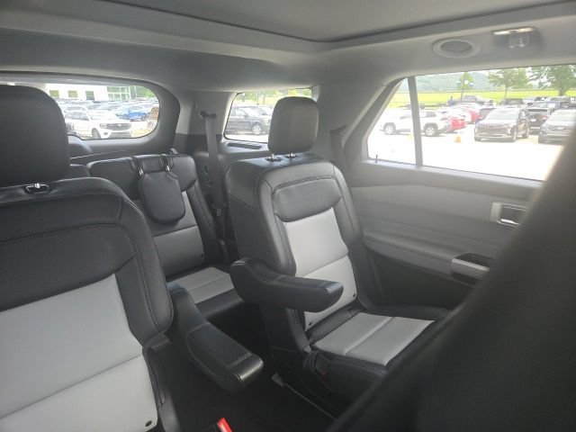 Certified 2024 Ford Explorer XLT w/ Equipment Group 202A AWD/4WD image 38