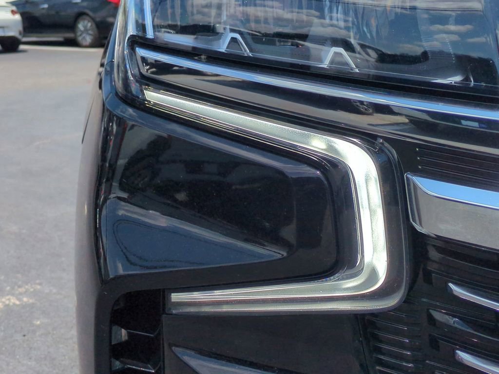 Used 2024 Chevrolet Tahoe Premier AWD/4WD image 13