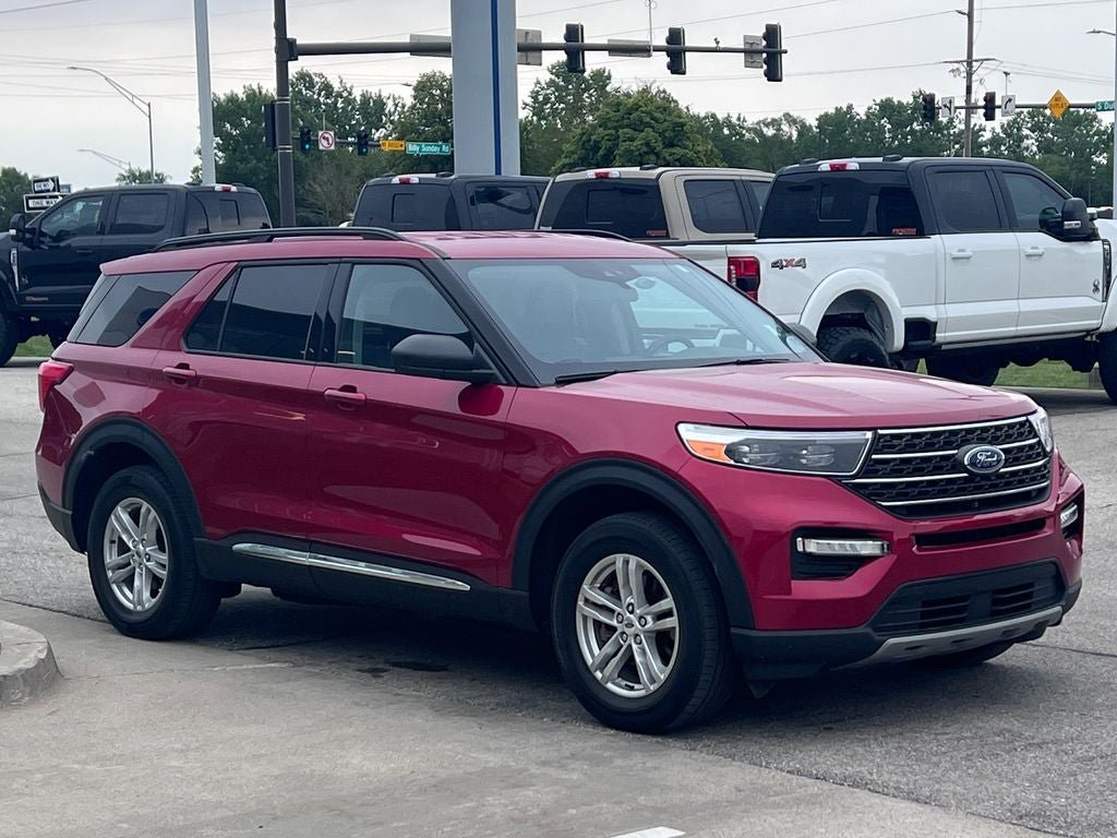 Certified 2023 Ford Explorer XLT w/ Equipment Group 202A AWD/4WD image 7