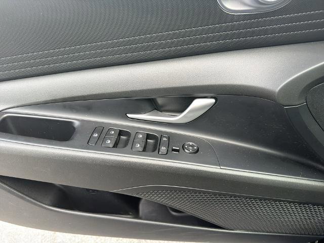 Used 2023 Hyundai Elantra SEL FWD image 22