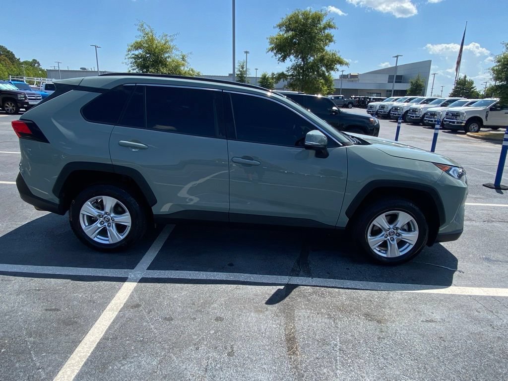 Used 2020 Toyota RAV4 XLE FWD image 8
