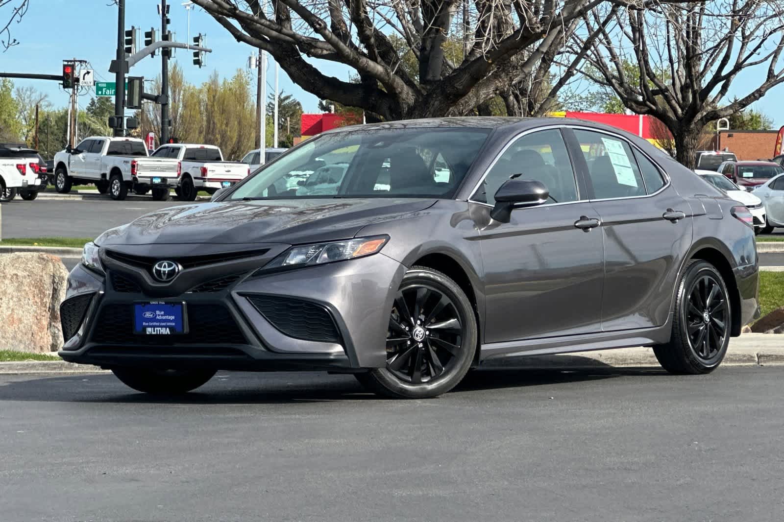 Used 2024 Toyota Camry SE FWD image 1