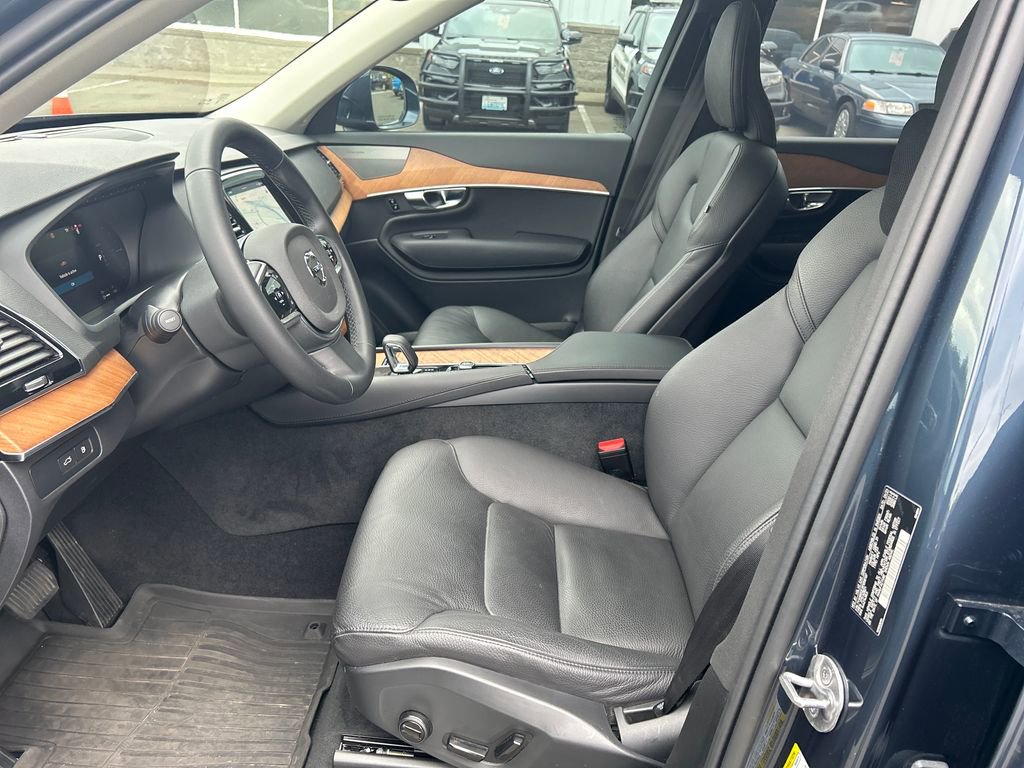 Used 2024 Volvo XC90 T8 Plus w/ Protection Package Premier AWD/4WD image 5