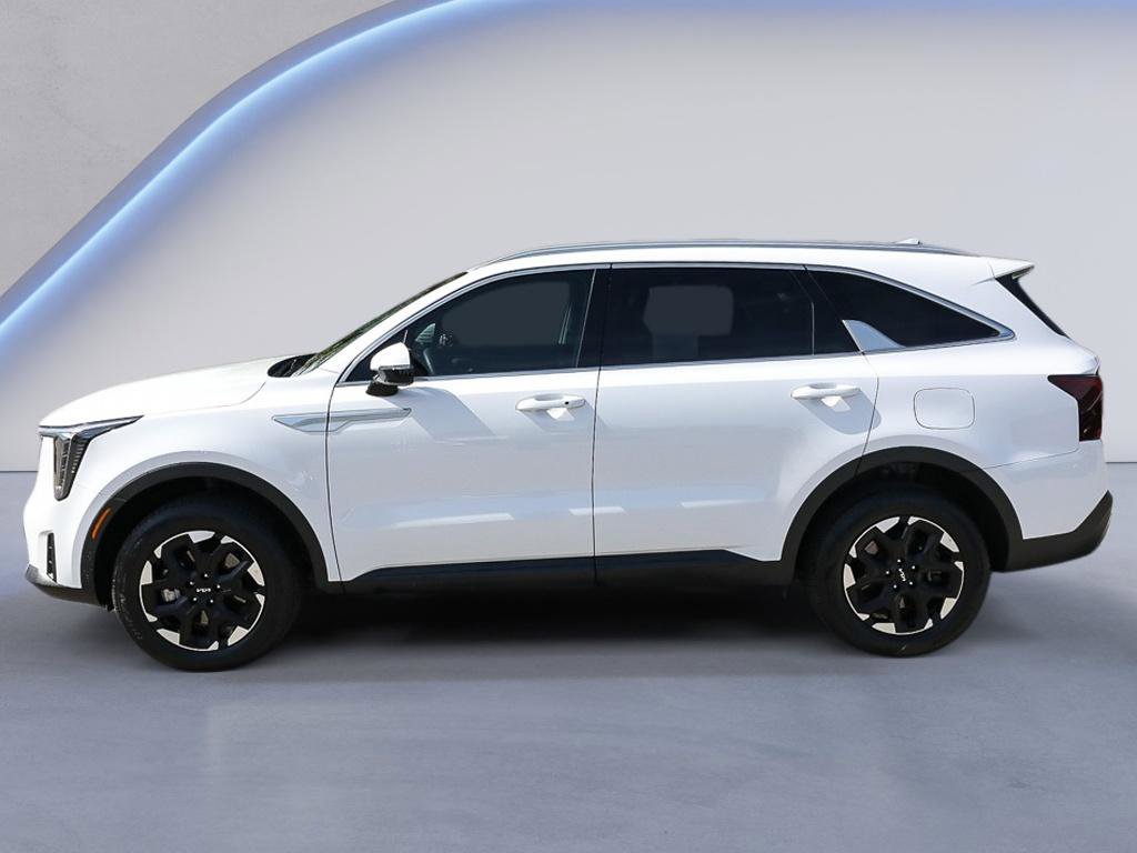 Used 2025 Kia Sorento S AWD/4WD image 3