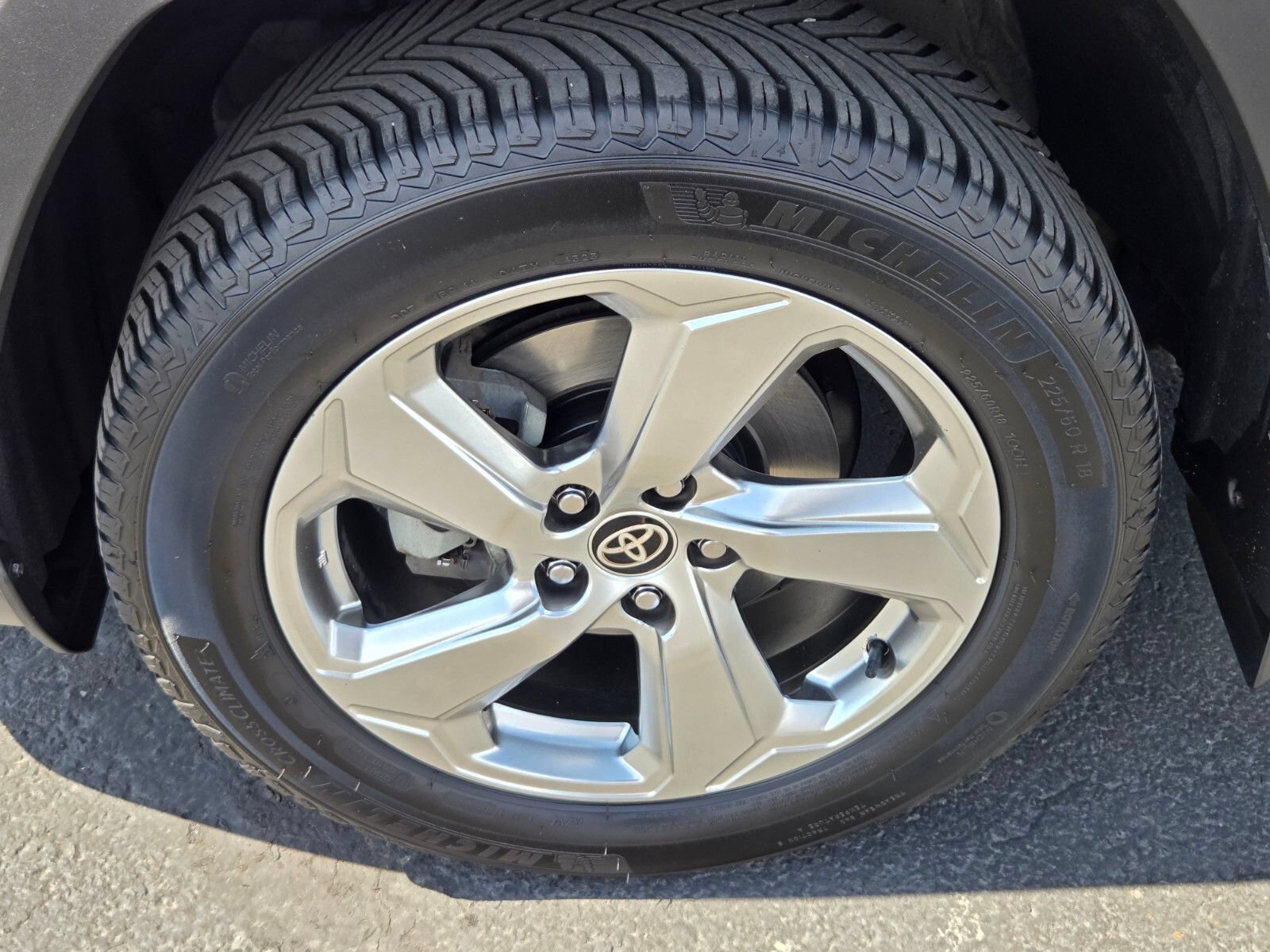 Used 2021 Toyota RAV4 Limited AWD/4WD image 9