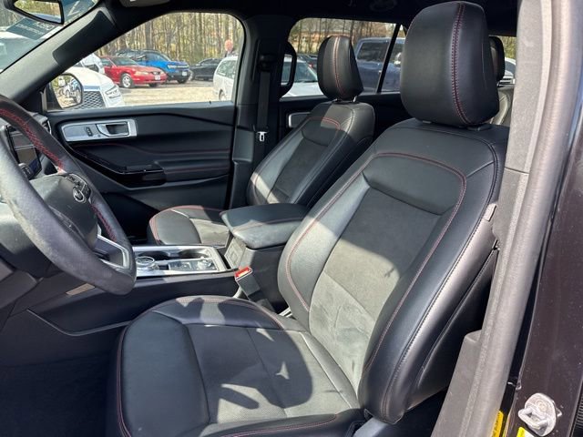 Certified 2024 Ford Explorer ST-Line w/ Class IV Trailer Tow Package image 9