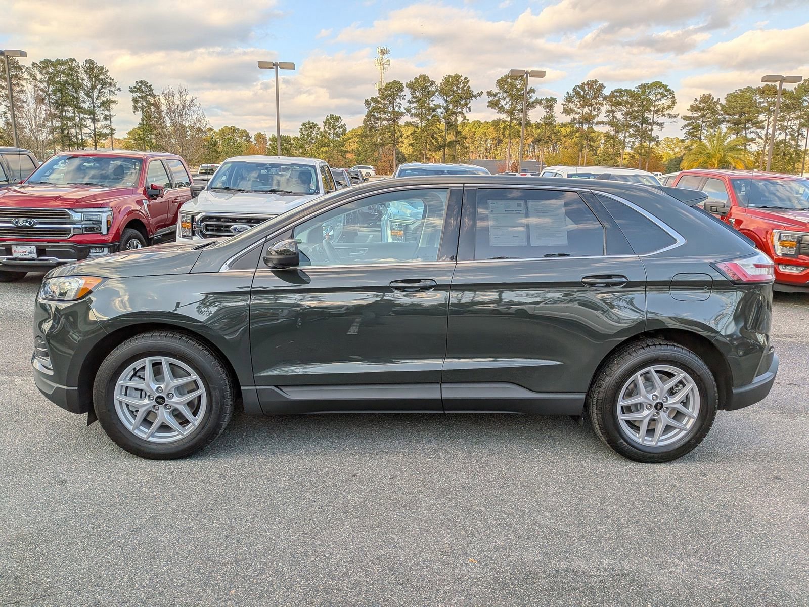 Certified 2024 Ford Edge SEL w/ Convenience Package image 2