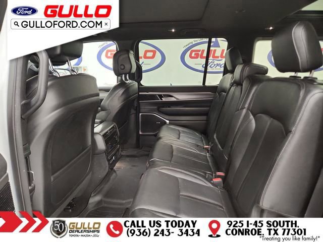 Used 2023 Jeep Wagoneer Series II image 14