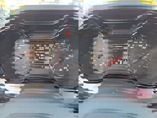 Used 2024 Chevrolet Trax LS w/ LS Convenience Package image 11