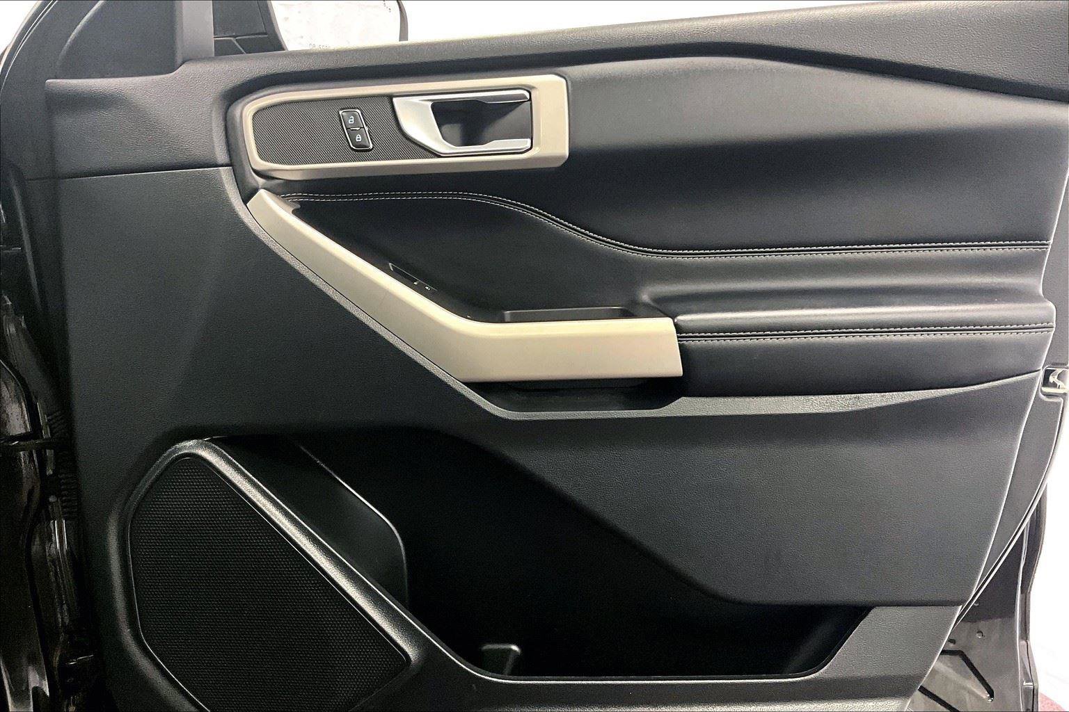 Certified 2021 Ford Explorer XLT w/ Equipment Group 202A image 23