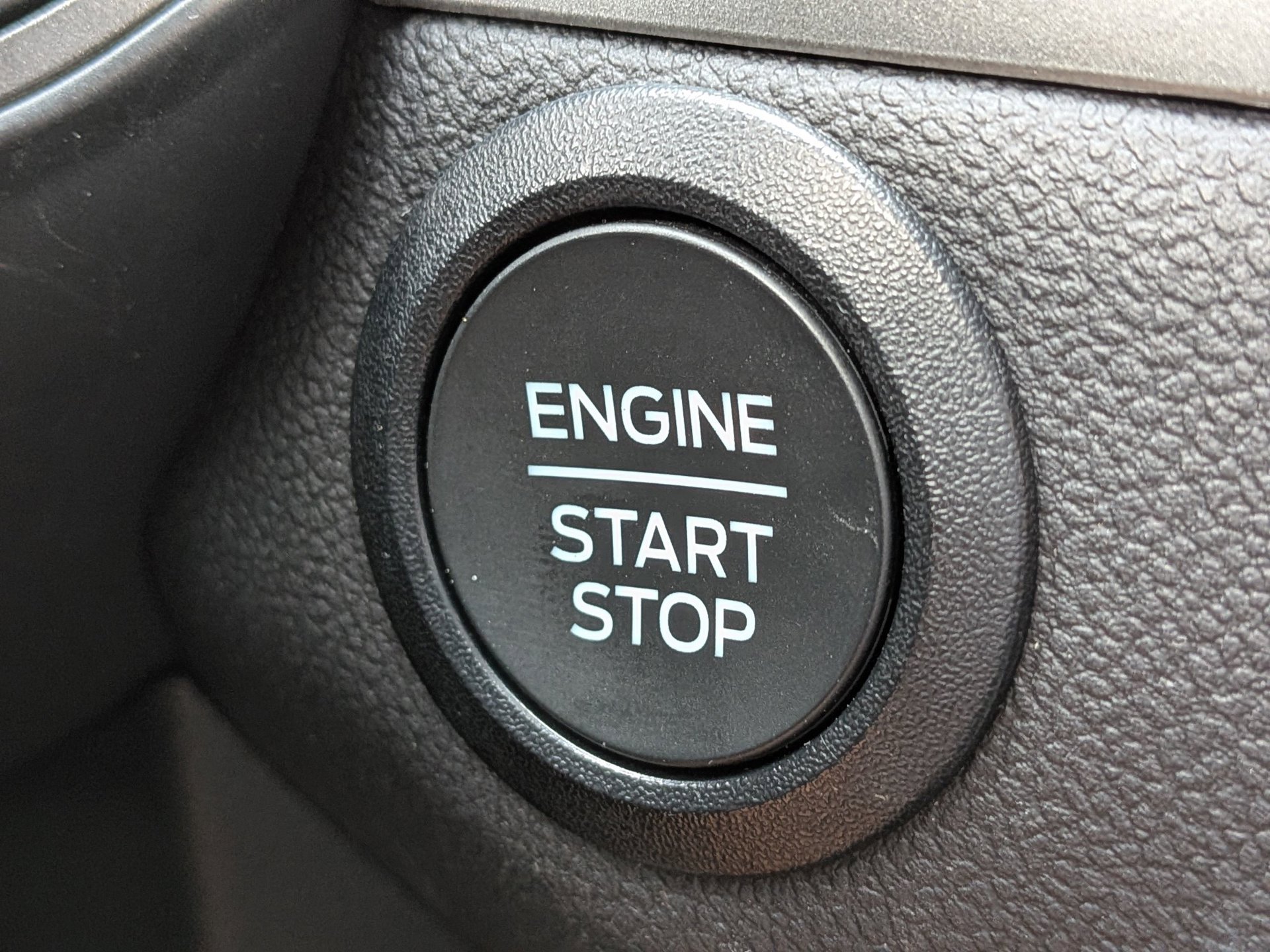 Certified 2025 Ford Escape Active FWD image 28