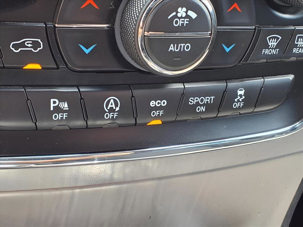 Used 2020 Jeep Grand Cherokee Laredo image 18