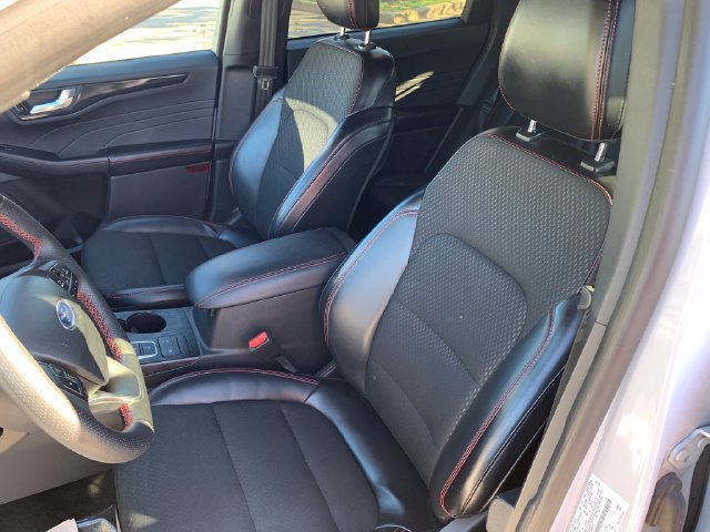 Certified 2025 Ford Escape ST-Line Select AWD/4WD image 11