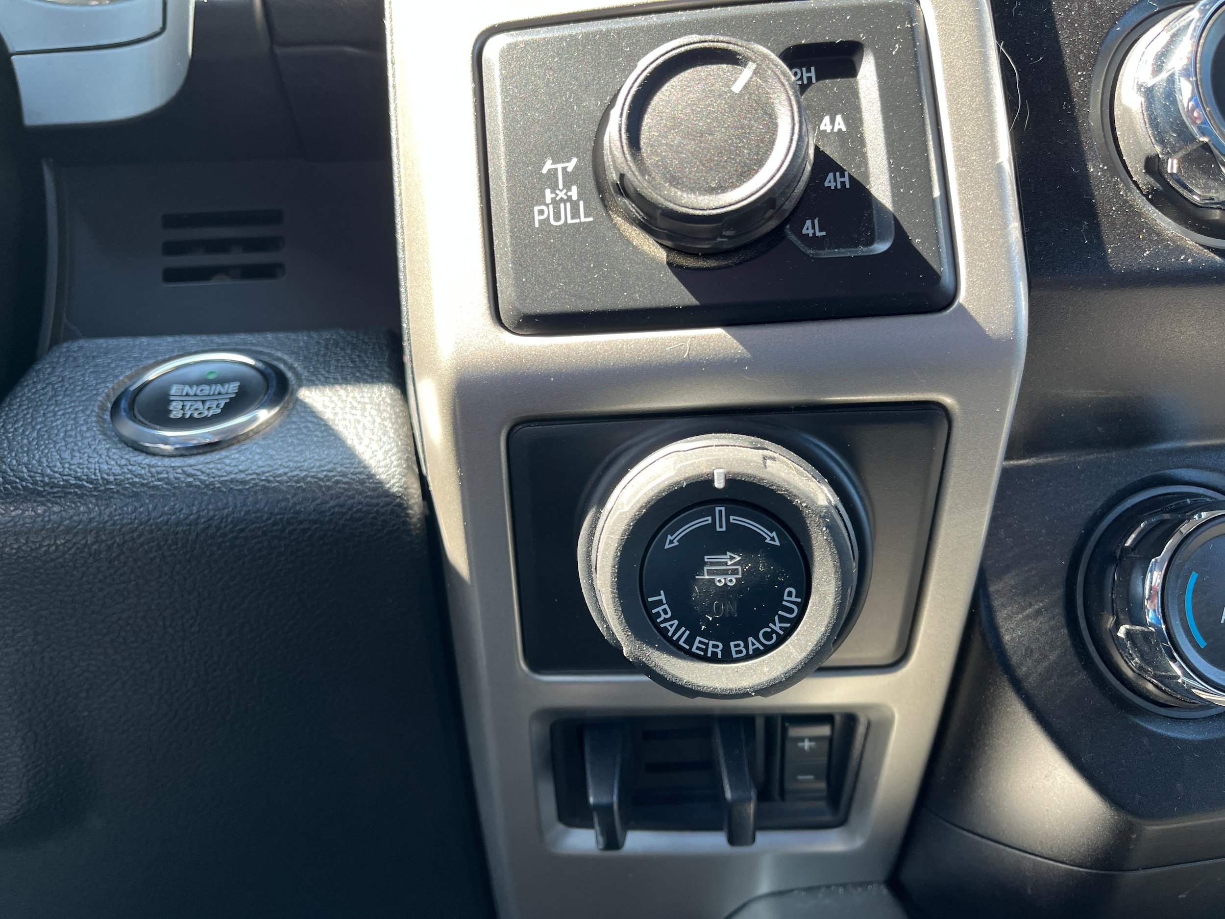 Certified 2019 Ford F150 Lariat w/ Trailer Tow Package AWD/4WD image 20