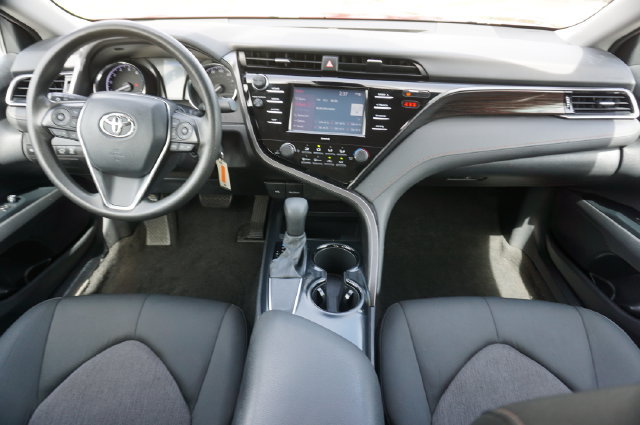 Used 2020 Toyota Camry LE FWD image 6