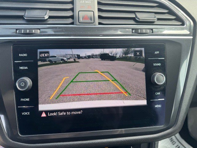 Used 2022 Volkswagen Tiguan SE image 18