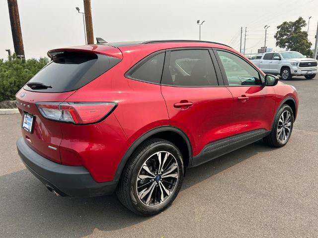 Certified 2022 Ford Escape SE w/ SE Sport Appearance Package AWD/4WD image 5