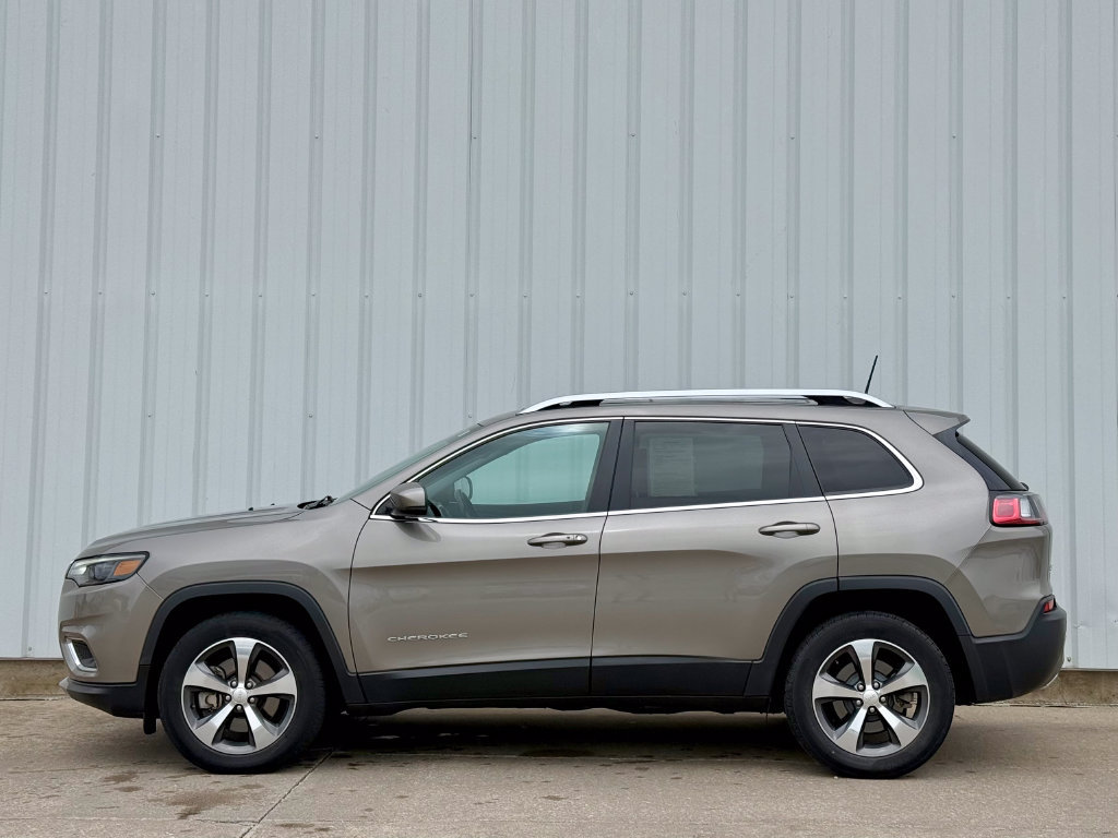 Used 2019 Jeep Cherokee Limited AWD/4WD image 3