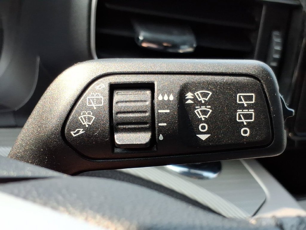 Certified 2023 Ford Explorer XLT w/ Equipment Group 202A AWD/4WD image 27