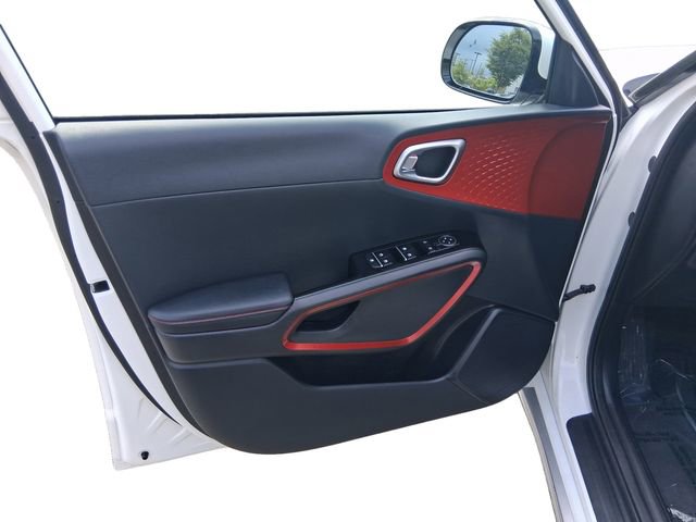 Used 2025 Kia Soul GT-Line FWD image 11