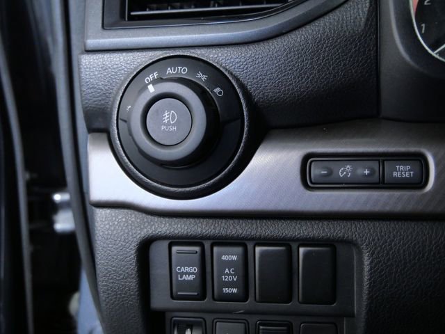 Used 2021 Nissan Titan PRO-4X w/ Pro-4x Convenience Package AWD/4WD image 24