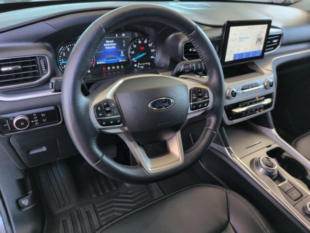 Certified 2022 Ford Explorer XLT w/ Equipment Group 202A AWD/4WD image 17