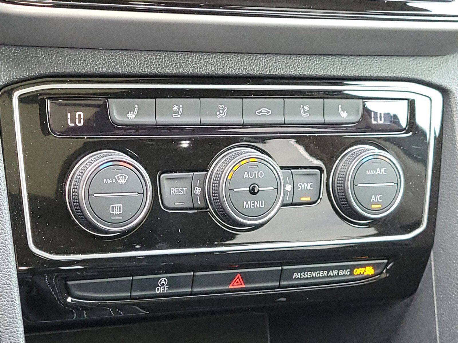 Used 2023 Volkswagen Atlas SEL Premium image 23