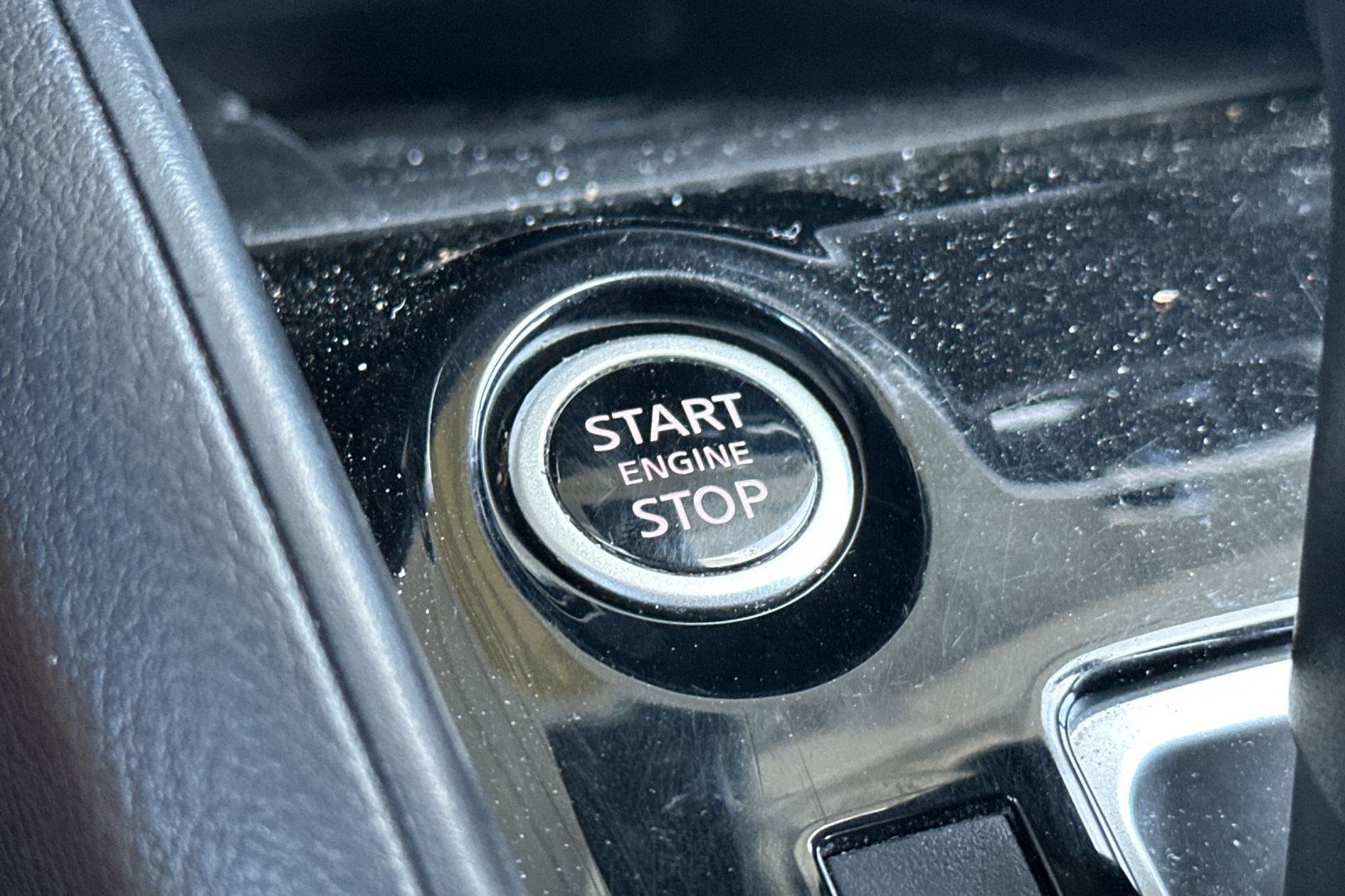 Used 2023 Nissan Versa SV FWD image 20
