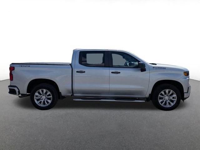 Used 2022 Chevrolet Silverado 1500 Custom w/ LPO, Dark Essentials Package AWD/4WD image 2
