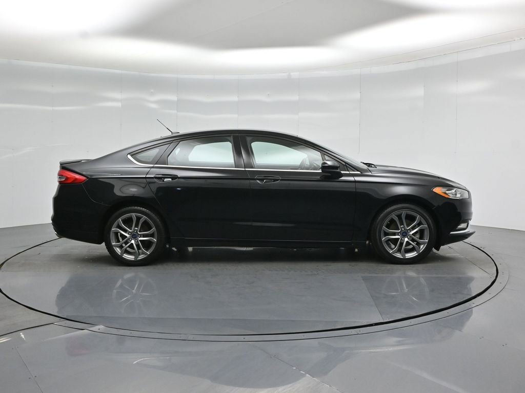 Certified 2017 Ford Fusion SE w/ Equipment Group 201A FWD image 22